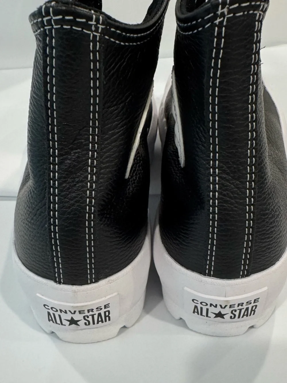 Black High-Top Leather Converse - Picture 5 of 8